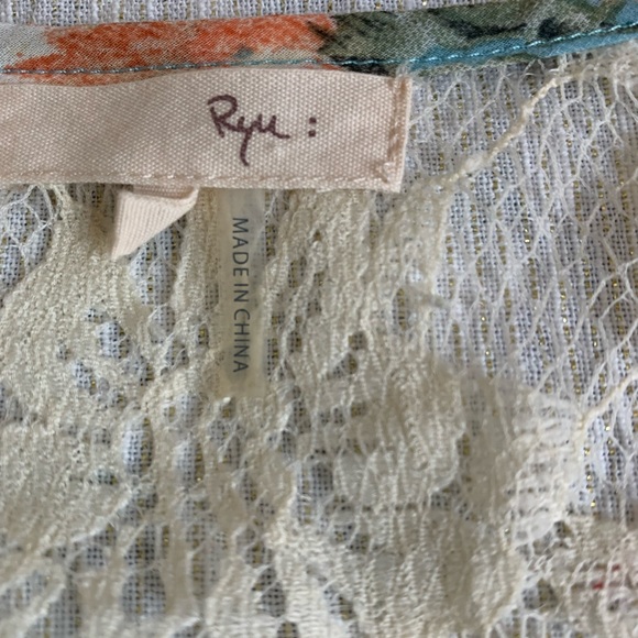 Ryu vintage lace top. Size M - Picture 4 of 9